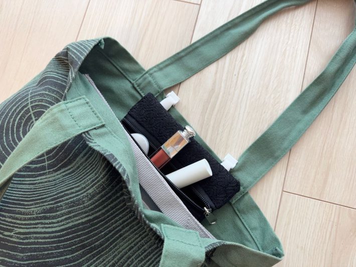 大人も使えるDAISOの「移動ポケット」