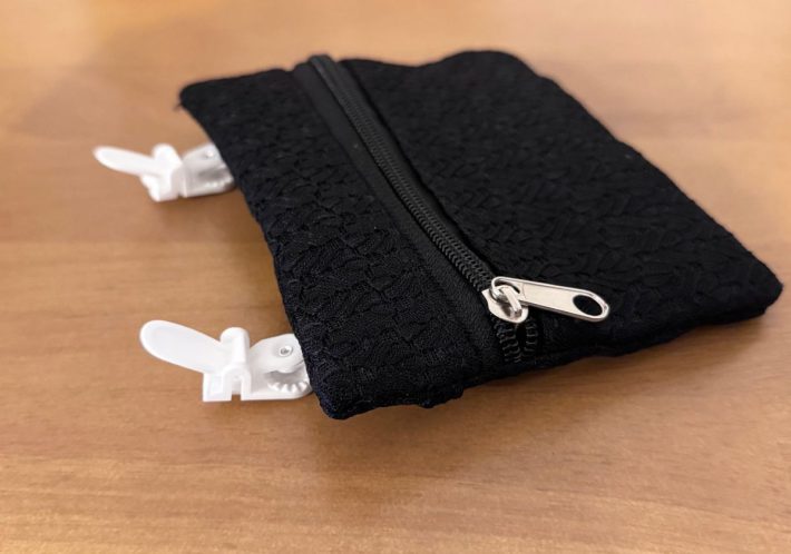 クリップが2ヶ所についているのでしっかり留められる