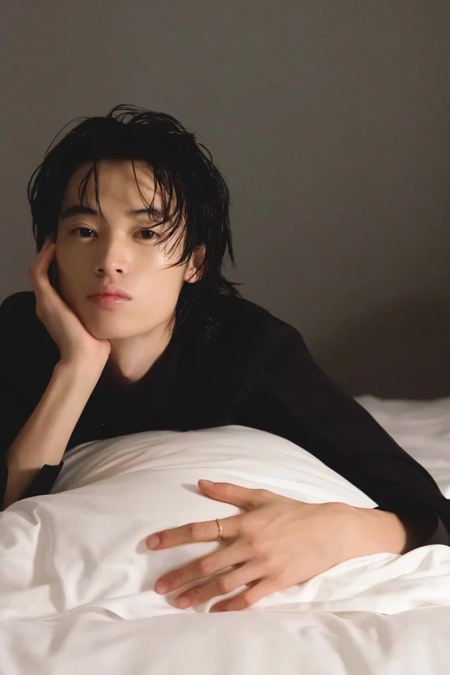 『窪塚愛流1st写真集 Lila』（小学館）リリースより