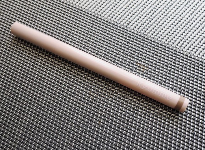 ダイソー「KM 4ブラッシュリキッドライナー」