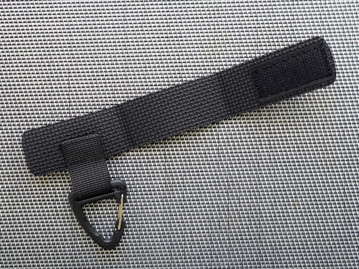 「リュックにプラス ベルトカラビナ」