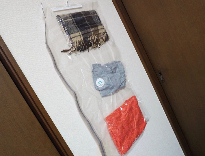 ダニ対策吊るせる衣類圧縮袋