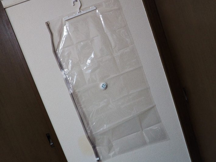 ダニ対策吊るせる衣類圧縮袋