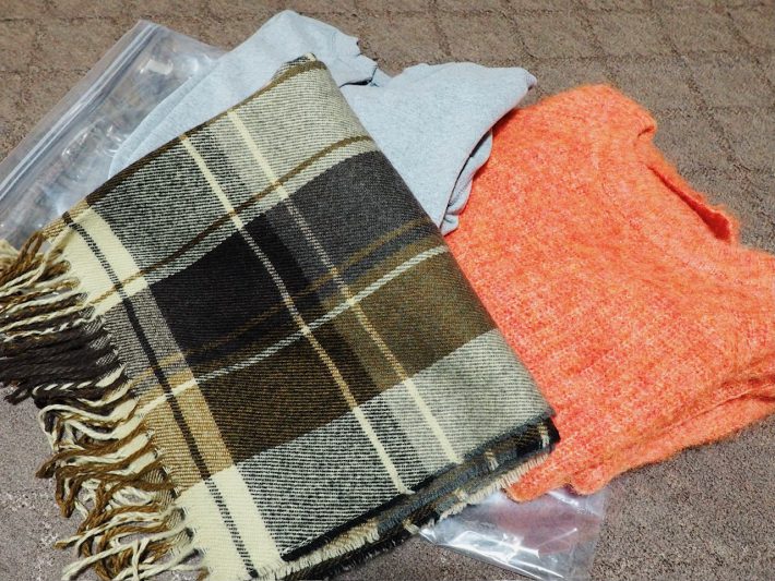 ダニ対策吊るせる衣類圧縮袋