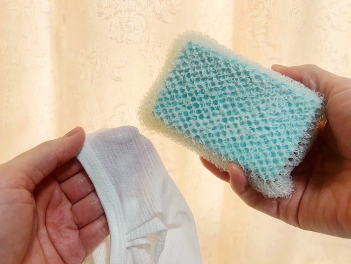 ダイソーの「石けん用スポンジ」