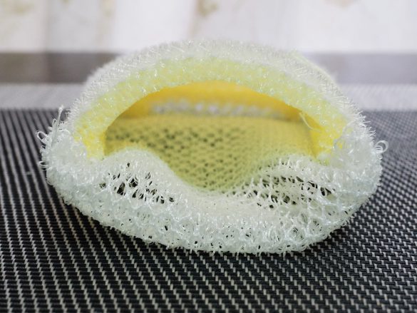 ダイソーの「石けん用スポンジ」