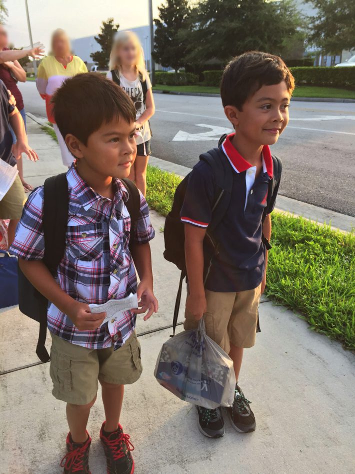 アメリカ在住時。左から、コビくん（当時、幼稚園生）、カイくん（当時小2）