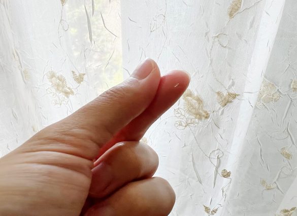 指で塗る液体タイプのケープ「ニュアンスキープリキッド」