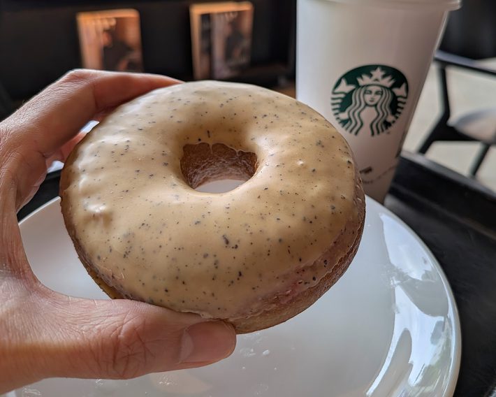 スターバックスで販売されている「アールグレイミルククリームドーナツ」