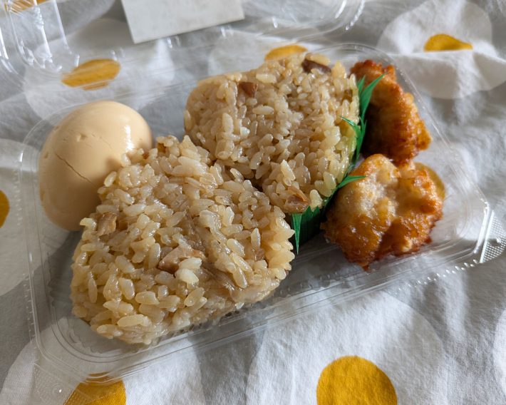 「おにぎりセットかしわめし」496円