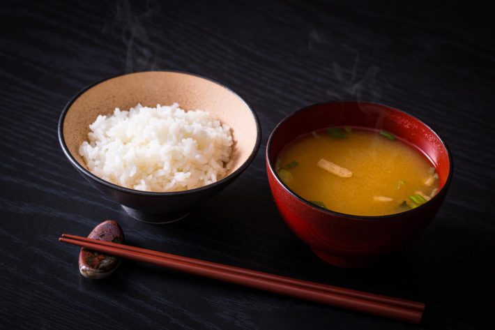 ご飯と味噌汁
