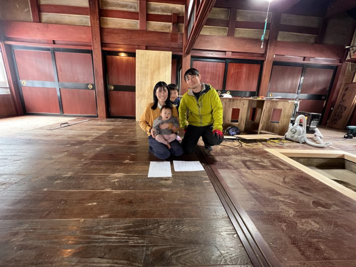 古民家はリフォームの多くを近藤さんたちの手でおこなった