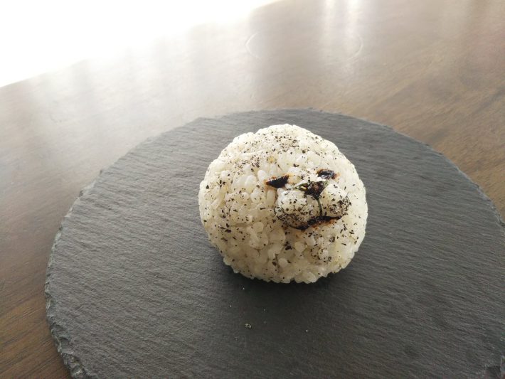 ボール型のゴマフアザラシ