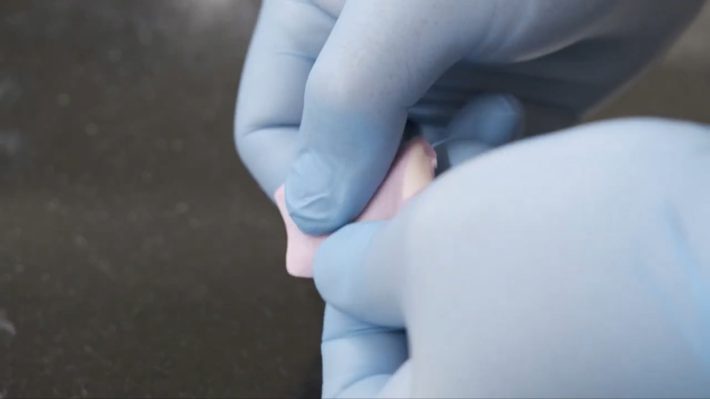 ハイチュウで薔薇を作る工程