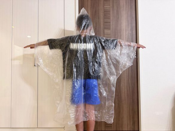 携帯用レインポンチョ