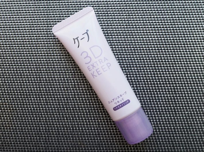 指で塗る液体タイプのケープ「ニュアンスキープリキッド」は