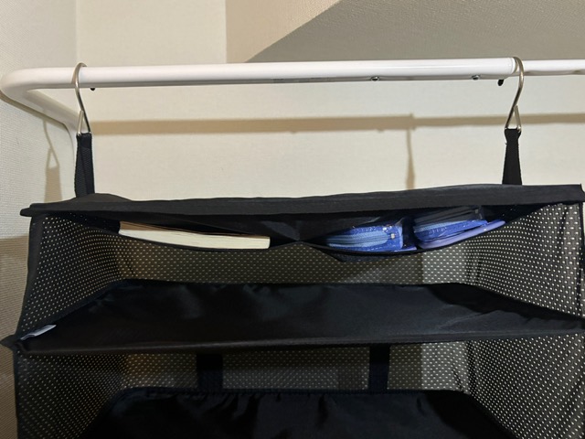 上段には小物用のスペースも