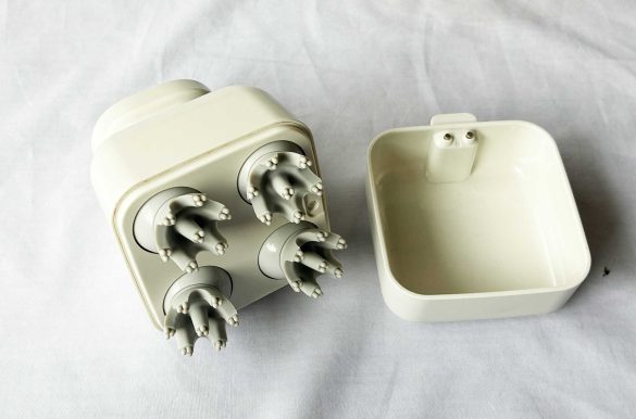 無印良品の「お風呂で使える充電式頭皮ケアブラシ」