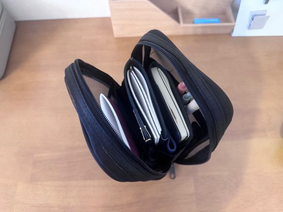 メッシュ 縦型ポーチ