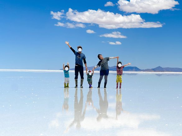 ボリビア　ウユニ塩湖にて