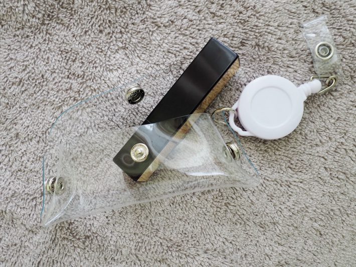 PVCリール付ストラップポーチ Seria