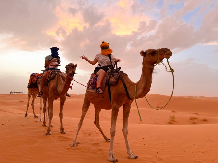 モロッコ　サハラ砂漠にて