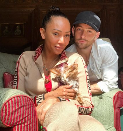 インスタグラムに投稿されたメル＆ロリーの2S