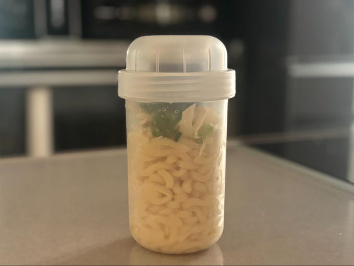 「トッピングカップ付きランチカプセル」