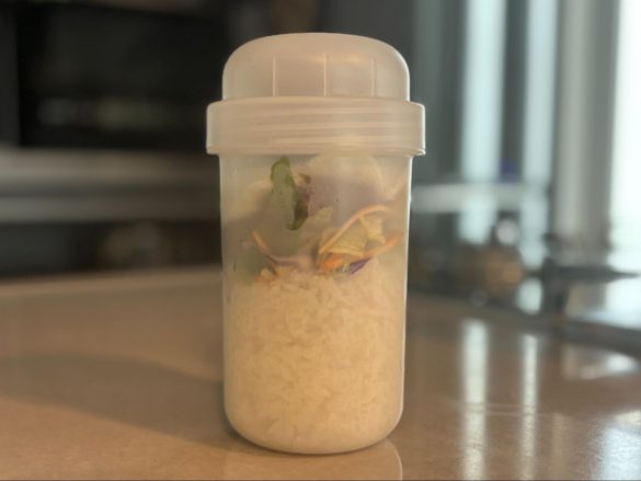 「トッピングカップ付きランチカプセル」