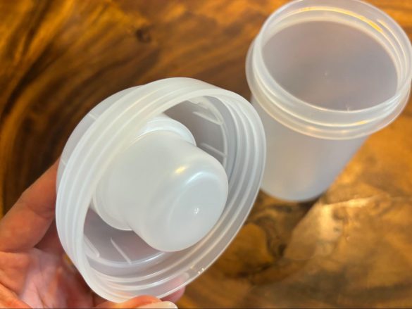 「トッピングカップ付きランチカプセル」