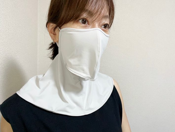 「UVカットフェイスカバー」（ユニクロ）