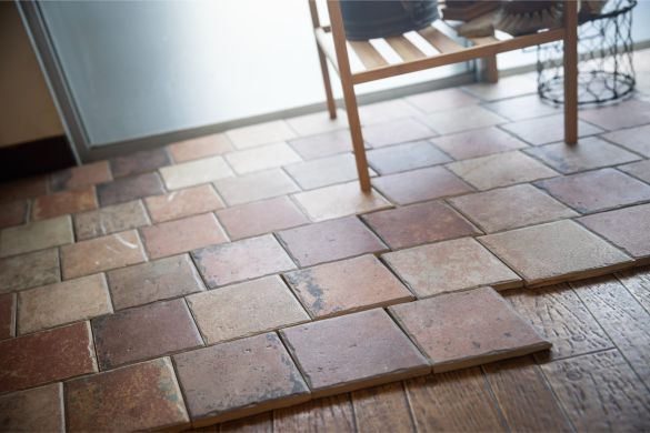 タイルを敷き詰めたインナーテラス