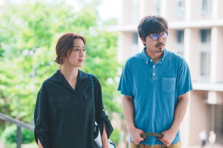 「こんばんは、朝山家です。」©ABCテレビ