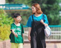 「こんばんは、朝山家です。」©ABCテレビ