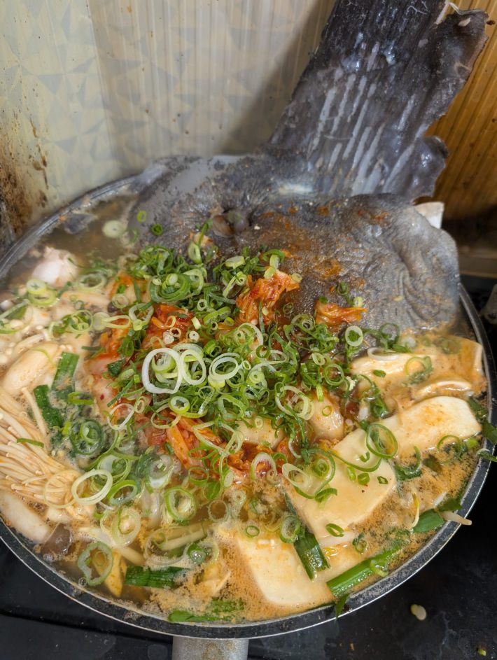 めちゃくちゃおいしそうな「マンボウのキムチ鍋」