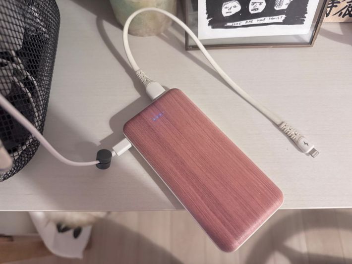 マグネットケーブルホルダー