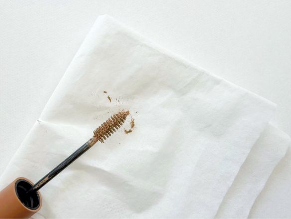 アイブロウマスカラ