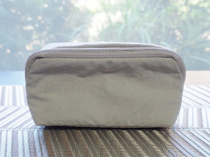 無印良品ポーチ