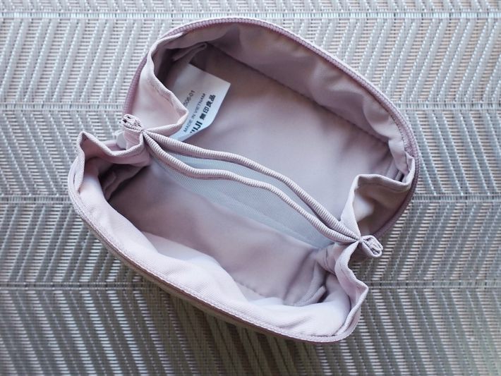 無印良品ポーチ