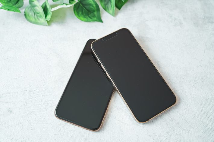 ２台のスマートフォン