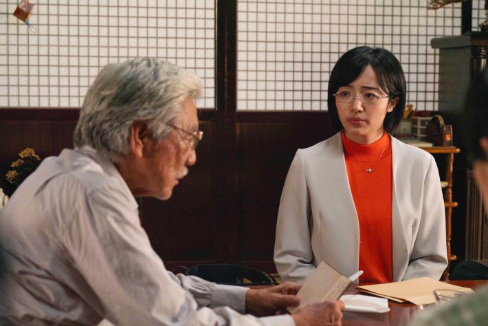 『火喰鳥を、喰う』