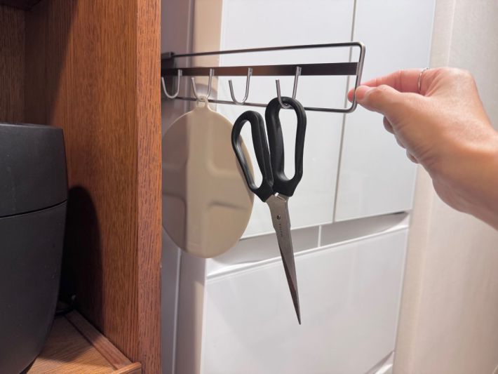 3COINS「マグネットスライドフック」