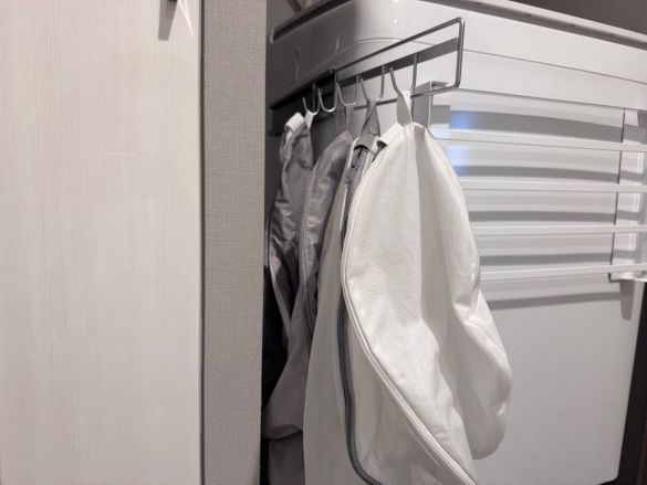 3COINS「マグネットスライドフック」