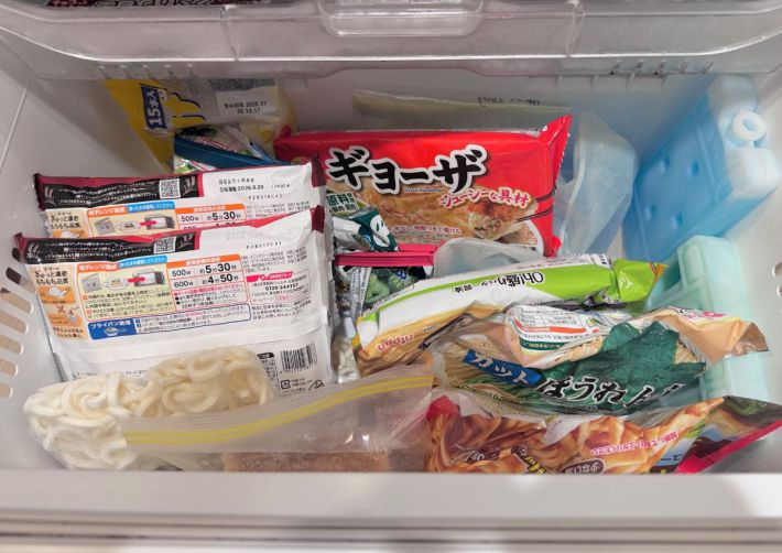 ニトリ「伸縮できる野菜・冷凍庫トレー」