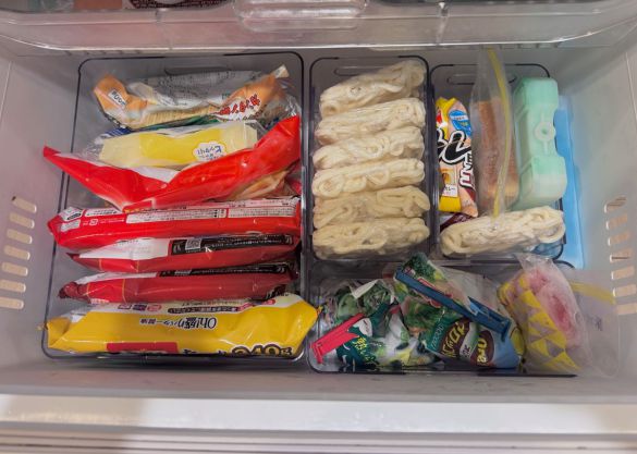 ニトリ「伸縮できる野菜・冷凍庫トレー」