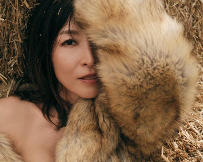 写真集『AROUND』より