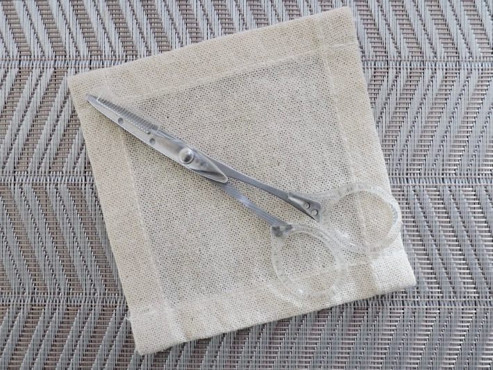 SITRA 眉毛用くし付きハサミ ストレートタイプ