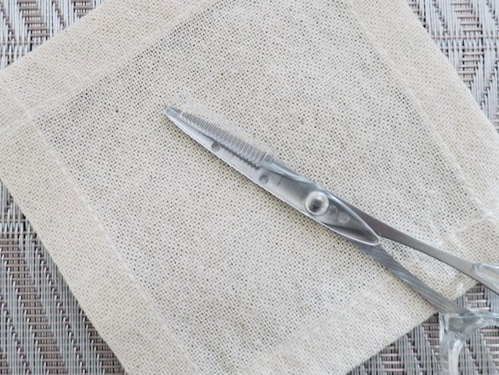 SITRA 眉毛用くし付きハサミ ストレートタイプ