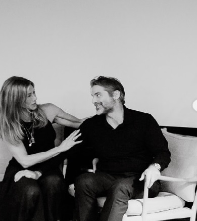 ジム・カーティスが投稿したジェニファー・アニストンとの2S写真