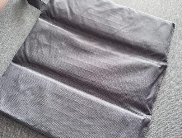 USB式あったか折りたたみ座布団